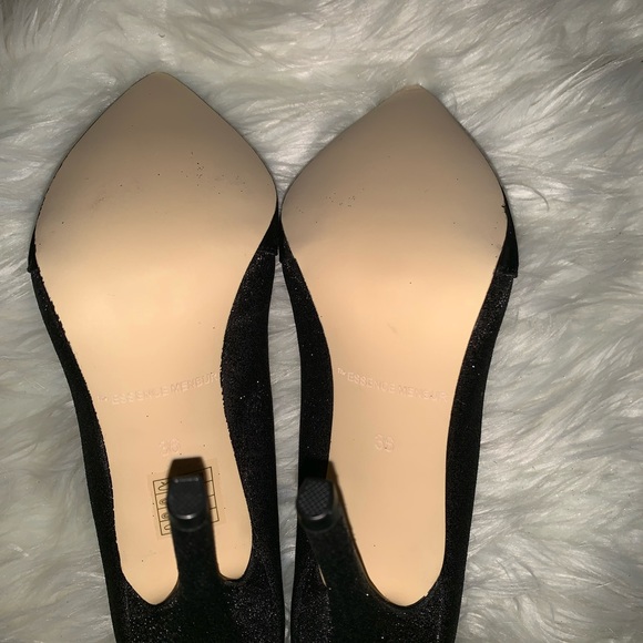 Pumps - Picture 4 of 4